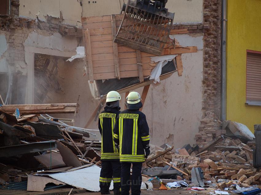 Hausexplosion Bruehl bei Koeln Pingsdorferstr P395.JPG